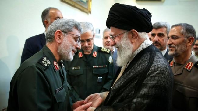 badbadakbaaz's tweet photo. یه نخ سیگار بهش بدید... 😊 https://t.co/IJDVMr2fF6