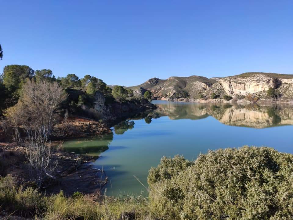 Orientabike_He's tweet photo. Las bajas temperaturas no son excusa para continuar con el trabajo de campo del nuevo mapa que se utilizará el 23 de mayo en el Campeonato de España de UltraScore MTB-ORIENTACIÓN  -Agramón- (Hellín). https://t.co/Zje9Ye0EX4