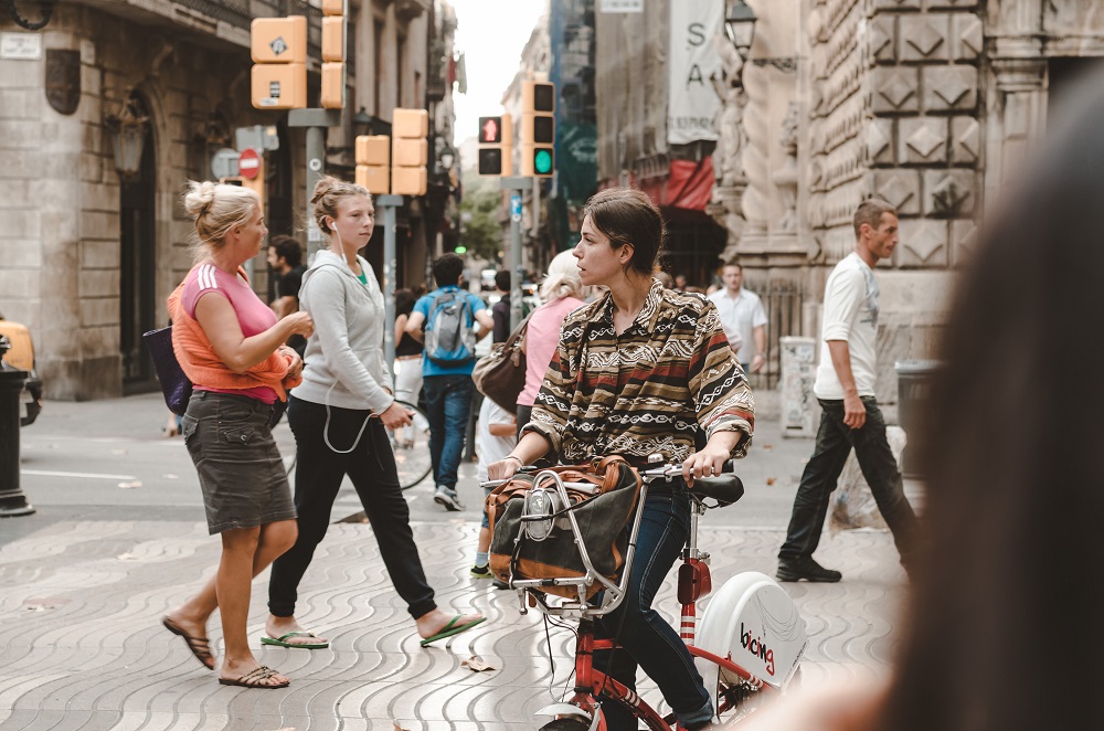 RedCiudadesBici's tweet photo. En la web de la @EuCyclistsFed han publicado una reseña en inglés del Barómetro de la Bicicleta lanzado el mes pasado por la @RedCiudadesBici con la colaboración de la @DGTes
 
"Women boost bicycle use in Spain"

https://t.co/SFWol9MYgT https://t.co/9UJ3oqt97n