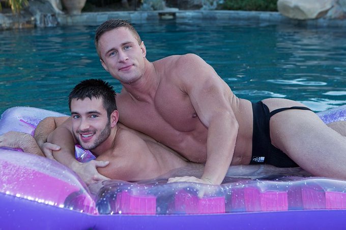 Some gays on a float to hold you over until Pride 2020 #TBT https://t.co/5QciMlyLEp