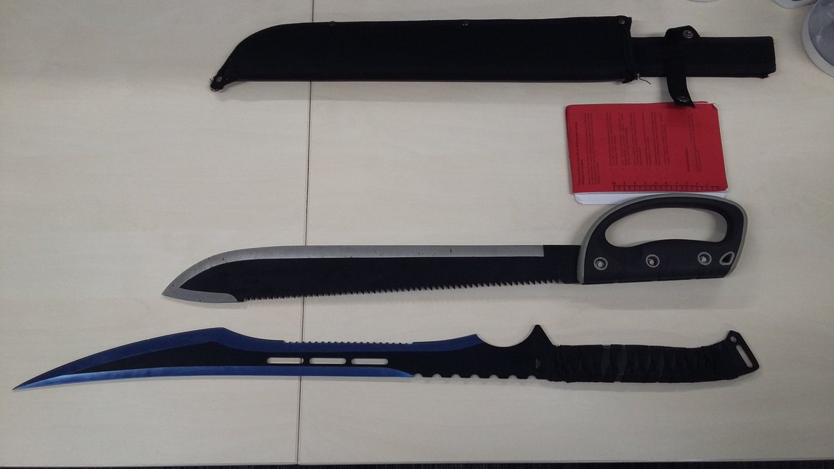 Two deadly knives were found by our officers on a joint patrol with @MPSHolborn on the Bourne Estate EC1