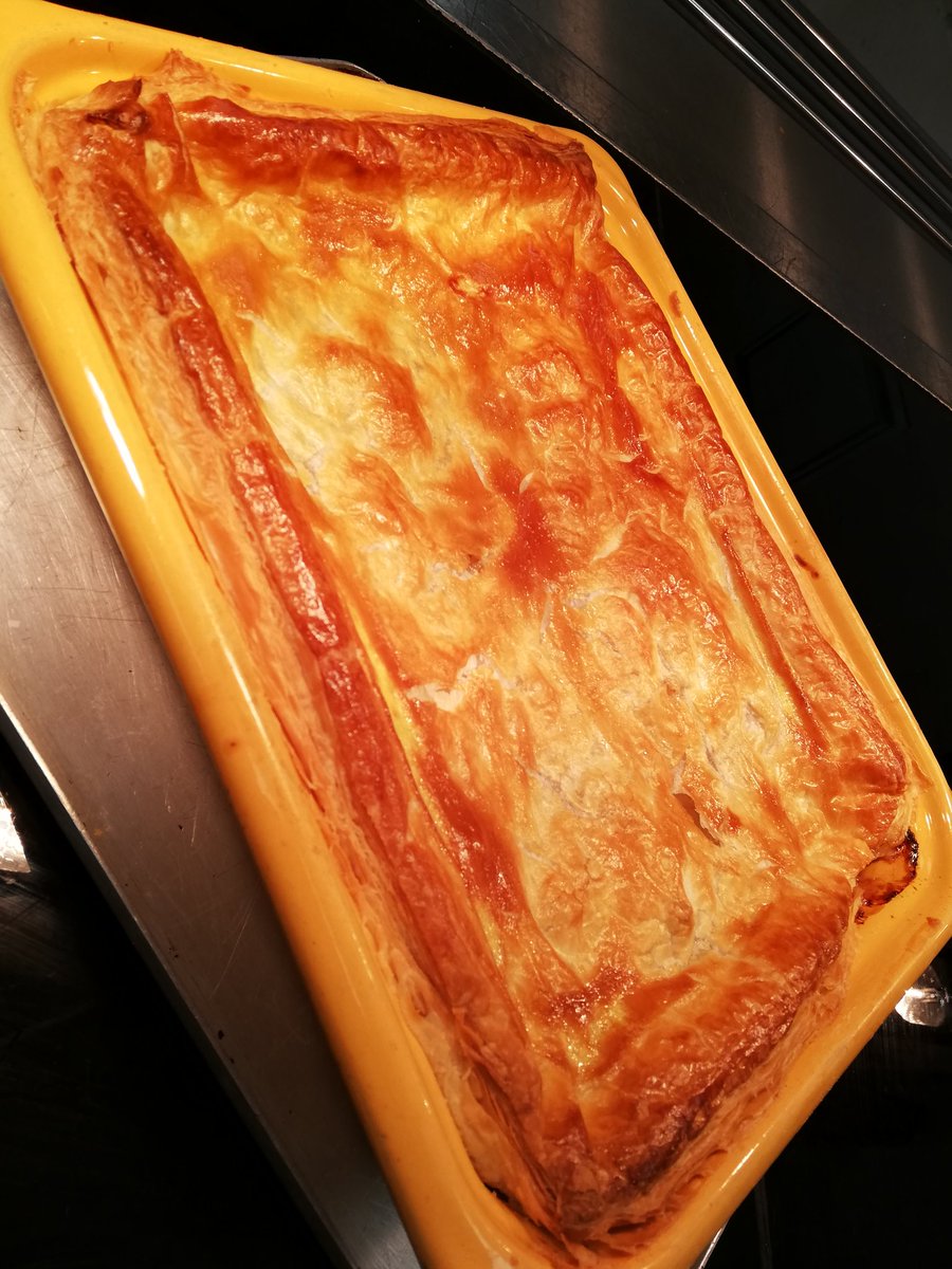 chelle_t1983's tweet photo. Winter warming steak pie on a dreary January day. Just what the Dr ordered at #teamparbold this lunchtime. @Juliehorrocks3 @mellorscatering @xsfitzx https://t.co/ZDL7IEapLe