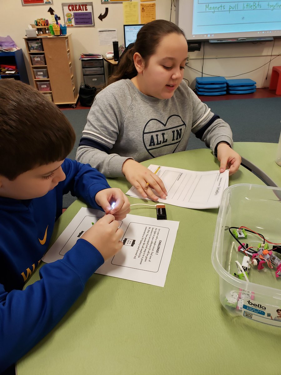 GoodstoneMrs's tweet image. Exploring littleBits and ta kling challenges to further our knowledge @NSElemSTEAM