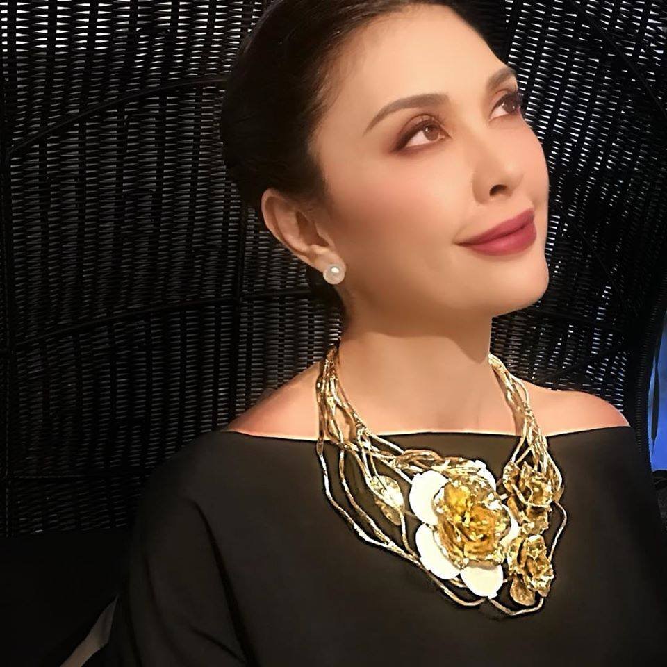 for__keeps's tweet photo. Soul Flair Songstress, AICELLE SANTOS, musician/composer/musical director MEL VILLENA and the Concert Queen, POPS FERNANDEZ will be the resident judges of the upcoming reality show, #Centerstage to be hosted by Asia's Multimedia Star ALDEN RICHARDS.
Coming Soon on GMA. ๐๐๐ https://t.co/DPmfGbux81