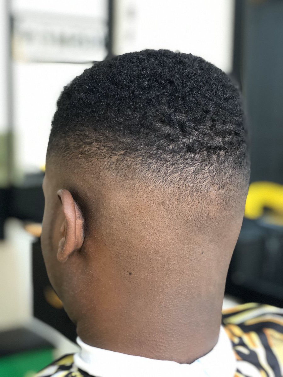 lattimorecutz's tweet photo. high and tight will do ya right ✌️
#barbers #barbershop #barberlife
#barberlove #barberiving #barbershop #barberconnect #skinfade #haircut #beard #salon #razor #razorsharp #mensstyle #menscut #mensgrooming #barberworld #dc #dansoman #accra #ghana #gotobarber #barbertakeover https://t.co/J3SdO6QEwh
