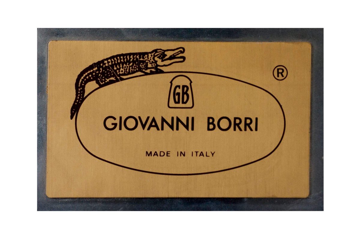 BorriGiovanni's tweet photo. #BorriGiovanni #crocodile #ostrich #handbags #luxury #madeinitaly #artisan #bespoke #craftmanship #exoticleather #fashion #picoftheday #croco #crocodileskin #bag #suitcase #purse #wallet #belt #handmade #exotics #reptiles #showroom #collection  #milano #italia https://t.co/vMqygge7zh
