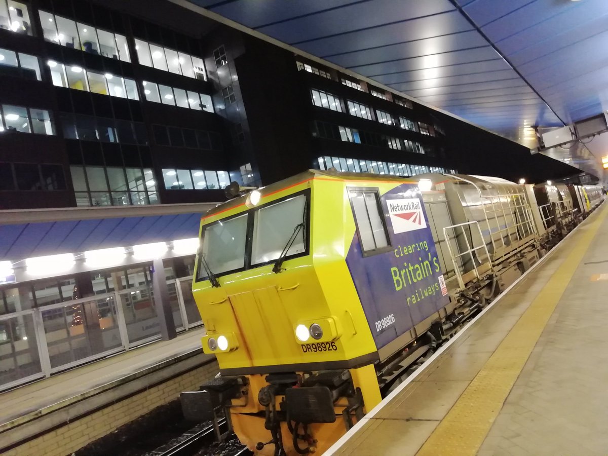 DannyCookeVids's tweet image. More @networkrail action! This one from December. A #windhoff #MPV sits in Reading awaiting it's RHTT train - Shot while waiting for some #GBRf #class73's