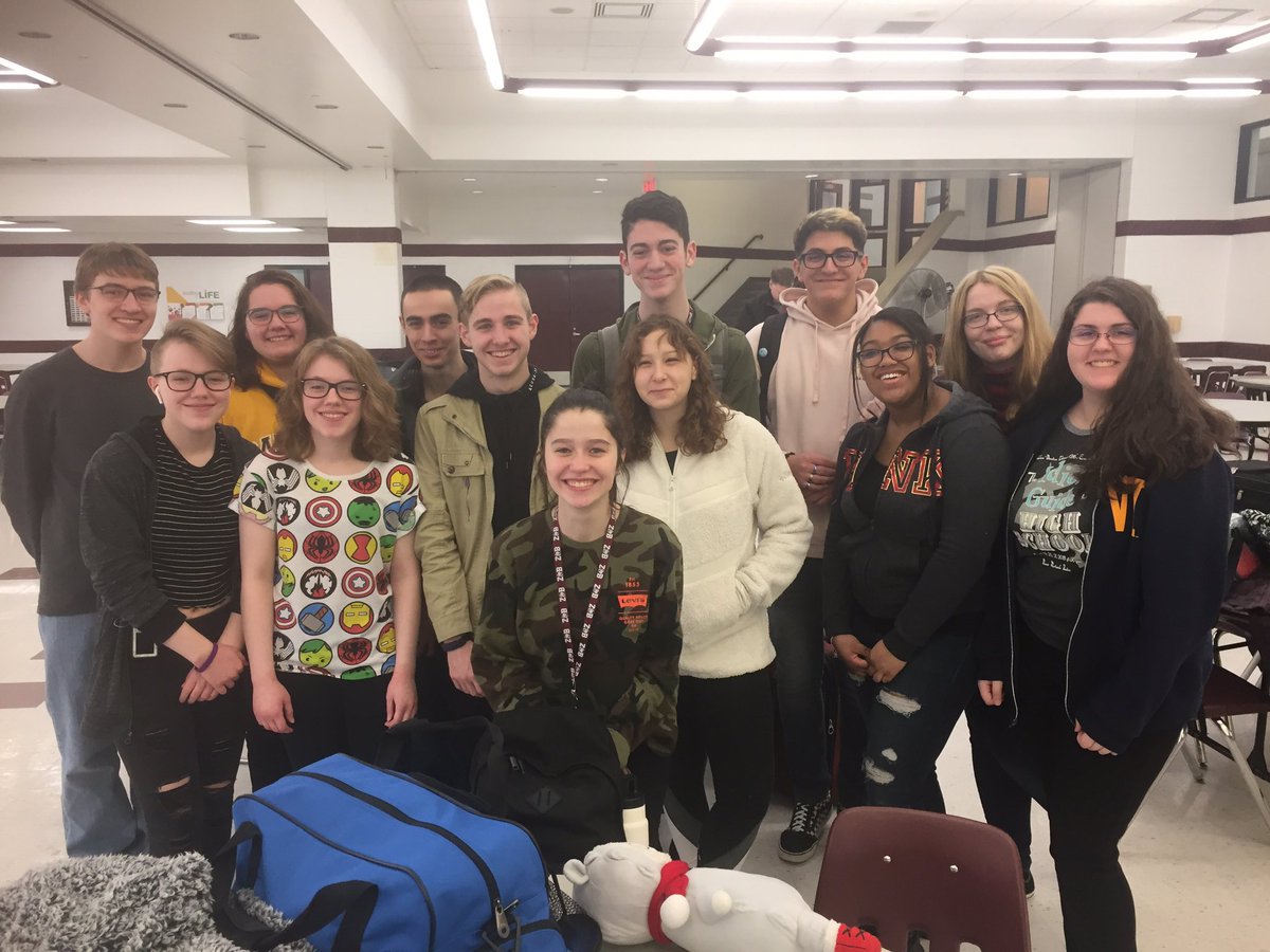EncoreZb's tweet photo. We’re off to the Illinois High School Theatre Festival! #ZBatIHSTF20 #IHSTF2020 https://t.co/WfKl3Ly6Wt