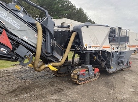 ApolloEquipment's tweet photo. ***GREAT CONDITION***

2014 Wirtgen W-220 Milling Machine
Offered at $350,000

Great Condition
Hours 3737
CAT Engine
8'2" Drum
Folding Conveyor
Tracks- 70%
Belts- 70%
Drum- 70%

Call Apollo Equipment Today!
1.800.982.2844 https://t.co/eiUmwbIHIs