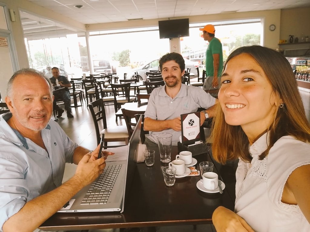 a_quanta's tweet photo. Buenos días, con el equipazo local de quanta TEC, y Fede de @TaranisAg recorriendo y visitando clientes... https://t.co/hLwXrH6r5X