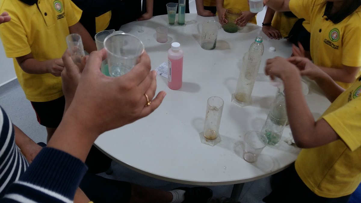 AksPagar's tweet photo. When exploring gets us going #Mathisfun a great way to inquire into #Measurement @nehapeddi @shamal_merchant @nehaminda @ois_primary https://t.co/OcLx1XnVEp