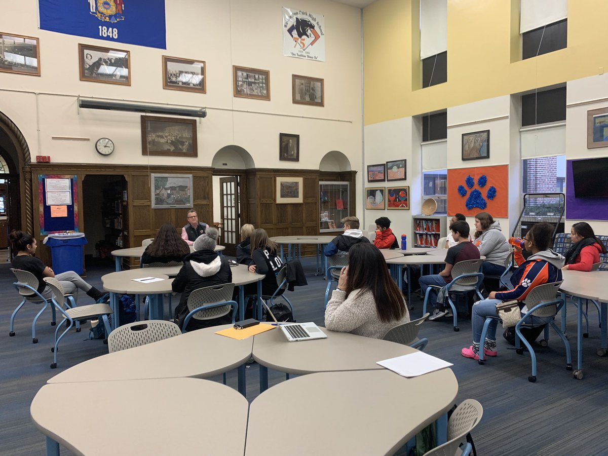 ParkHOSA's tweet photo. Yesterday we had our first guest speaker Dr. Robert Gullberg 🏥 ! His medical practice is at Ascension Hospital, he spoke about his medical career and gave  valuable advice!! https://t.co/Iw1KeUdiZ6