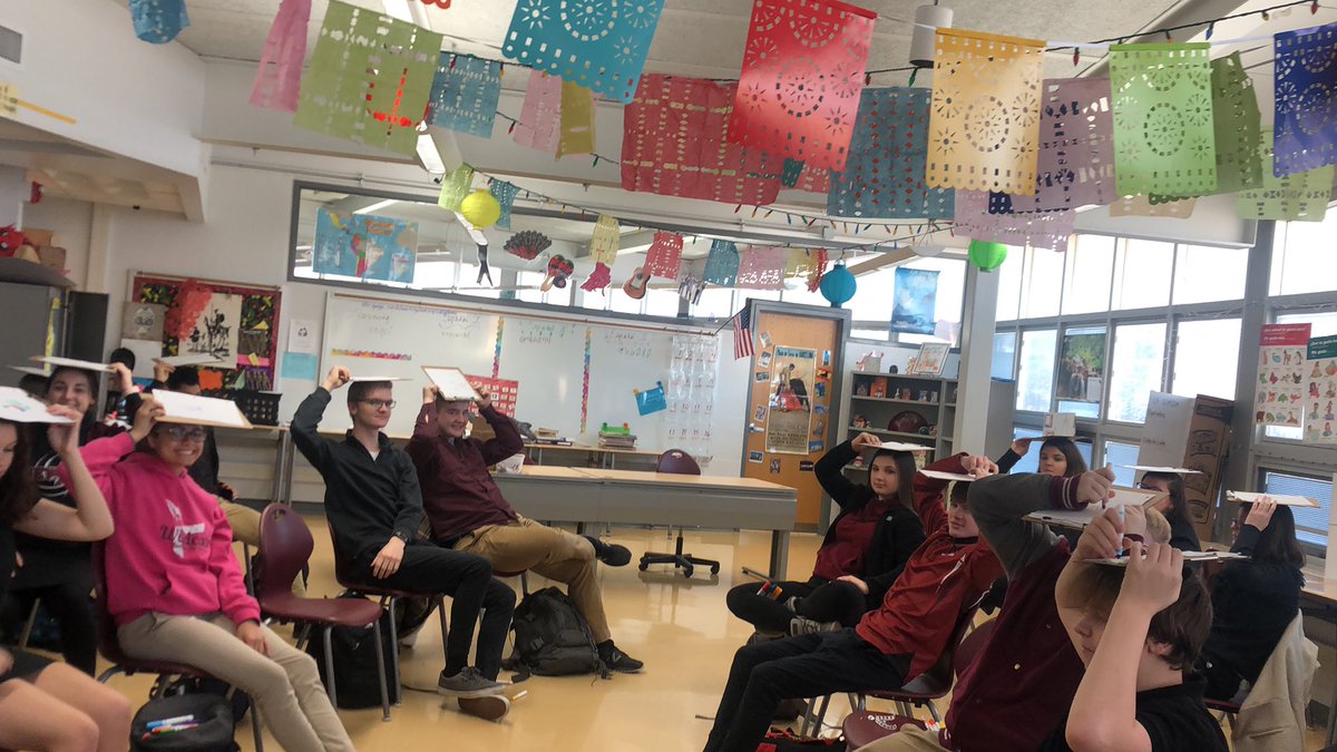 JaimeEndsley's tweet photo. Español 2 blind drawing outfits https://t.co/4DD4k8zY0r