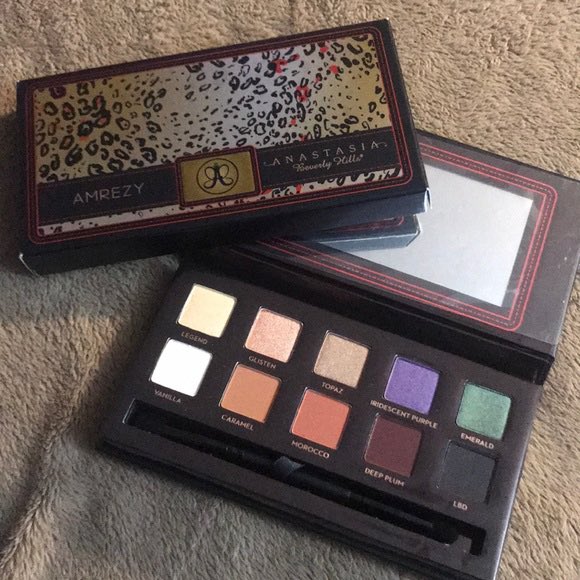 haus_of_kween's tweet photo. Let’s talk about the @amrezy  x @ABHcosmetics GLOW UP OF MY LIFE!!  @norvina1  you did that !! Xx #amrezypalette #ABHxAmrezy https://t.co/coPtR2kflS