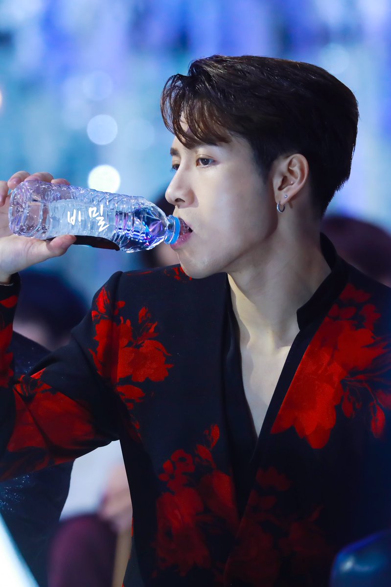 200105 HQ 💦

#갓세븐 #잭슨
#got7 #jacksonwang