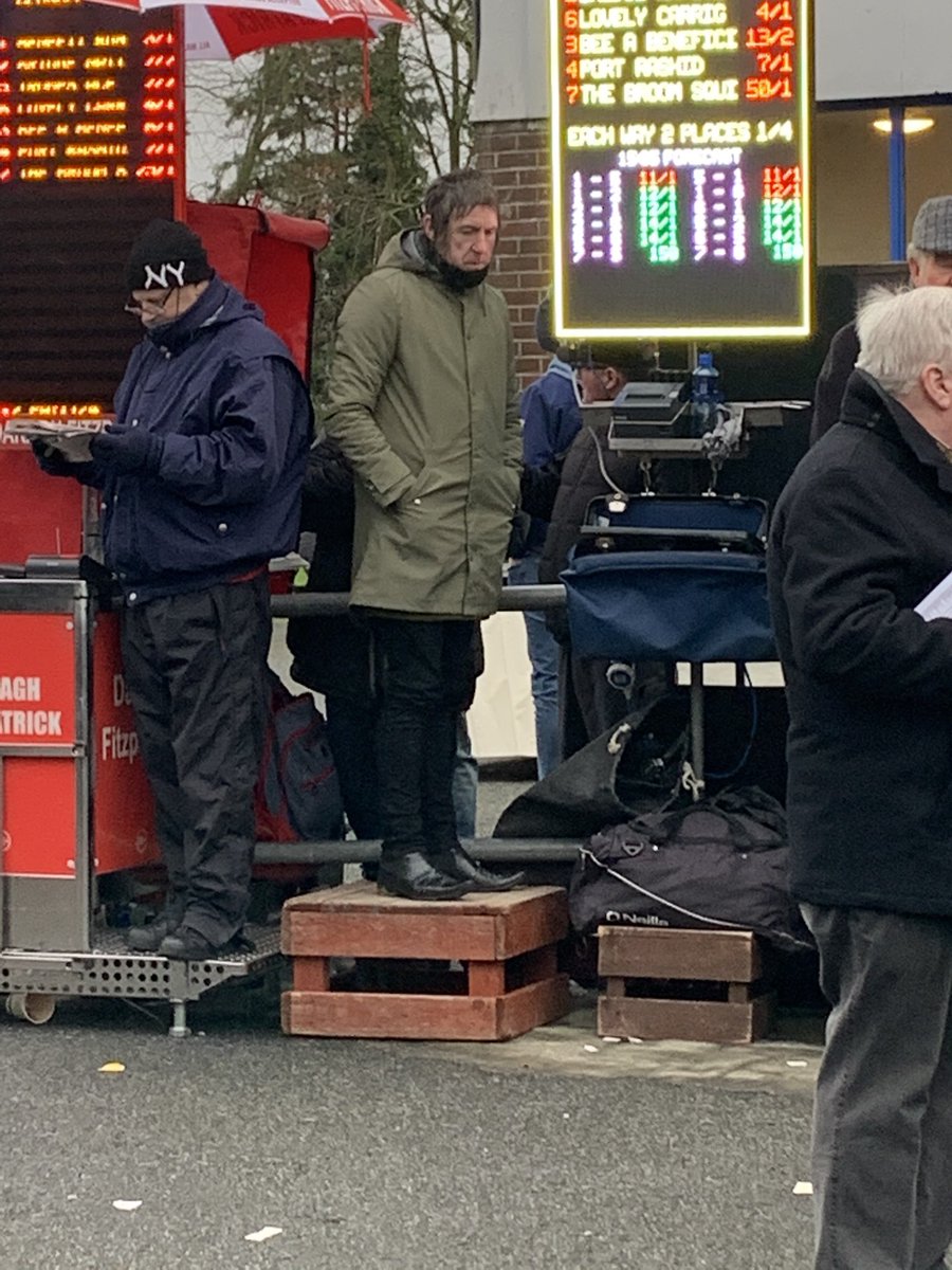 Jesus Liam Gallagher’s career went to shit after oasis broke up