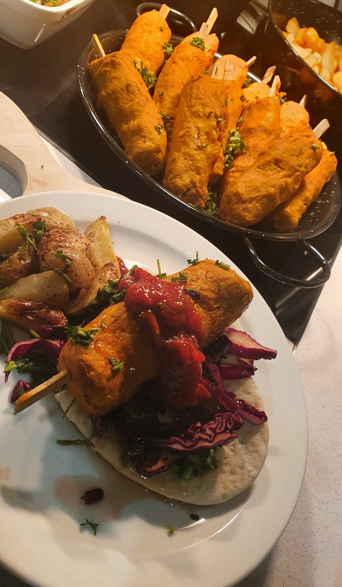 A bit <a href="/CampsiteRegatta/">It's What We Do @TheCampsite</a> a bit for our Italian food of nations with Beef lasagne a bit comfort and vegan a chickpea falafel #ThursdayMotivation #Food <a href="/ItswhatwedoWELL/">DineContractCatering</a> <a href="/FoniasStylianos/">Stylianos Fonias</a>