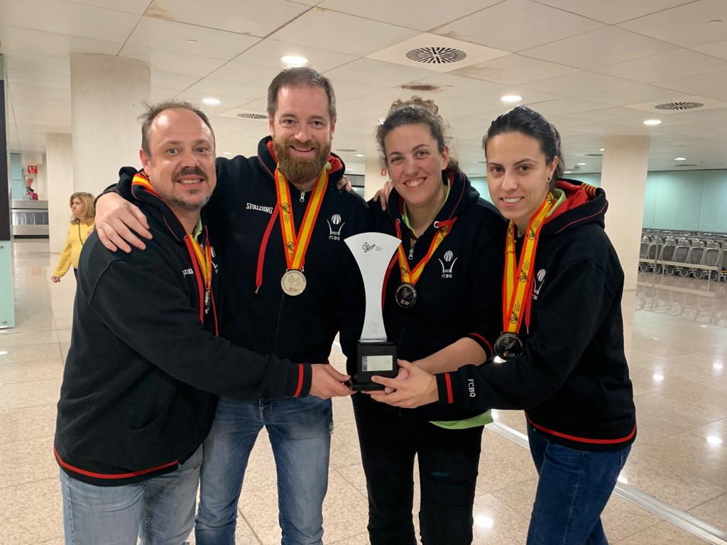 MirPalaus's tweet photo. Perquè som JUNTS, i no hi havia una altra manera. 
Agraïments infinits a ells que s'han deixat la pell. Al grup humà d'entrenadors/és que hem compartit aquest camí. Al @raullaita i @Rubenmube per fer-me sentir tan dins. A tots els que treballen dia rera dia pel bàsquet català. https://t.co/RacvWmpwA2