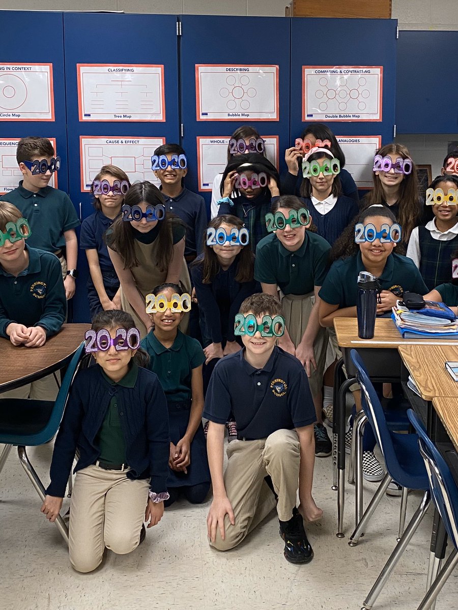 PTSTeam210's tweet photo. Happy 2020 from fifth grade! #Team210 #pbjays https://t.co/le7vo0RfGj