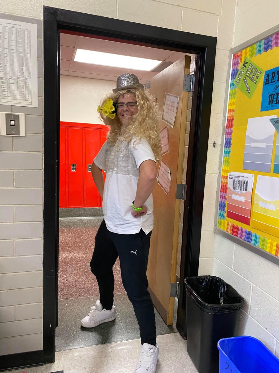 TILinDramaClass's tweet photo. When I let them loose in the props... #killingit #tableauxvivant #dramaclass https://t.co/lbzgfnbyCV