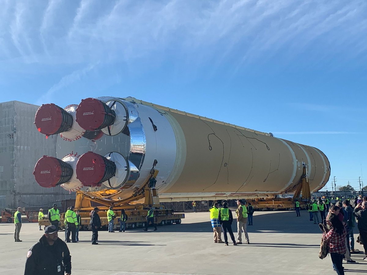NextHorizonsSF's tweet photo. The @NASA_SLS core stage was rolled out and put into NASA's Pegasus barge.
The core will be shipped to @NASAStennis to undergo testing and green light runs to ensure the core is good for its mission to the Moon in the near future for the #Aretemis program.
📸- @AerojetRdyne https://t.co/dyBRW2DIdo
