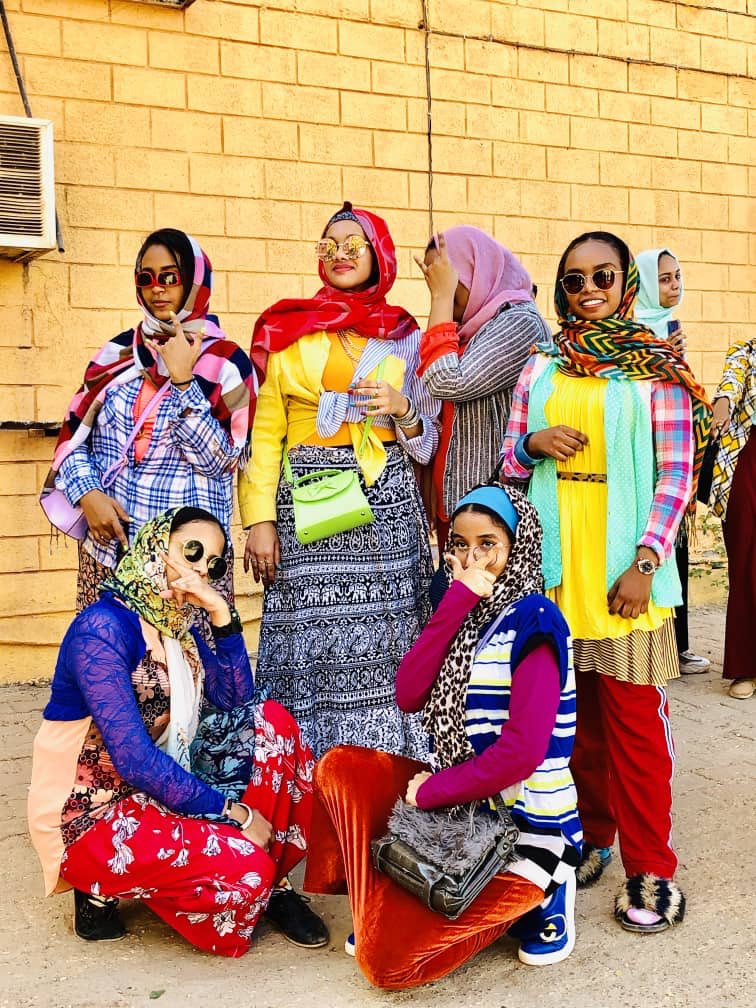 HindMirghani's tweet photo. This is pure fashion, y'all don't understand.. 🤘😂🎊 https://t.co/2rHZh72bte