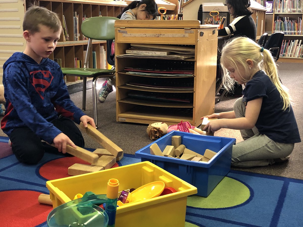 SPSMediaTech's tweet photo. Beal kindergarteners enthusiastically engage with various materials in the media center makerspace. ⁦@SPS_Supt⁩ ⁦@SPS_Learns⁩ ⁦@SPS_Beal⁩ ⁦@SPSElemMedia⁩ https://t.co/WFoSkBcgbV