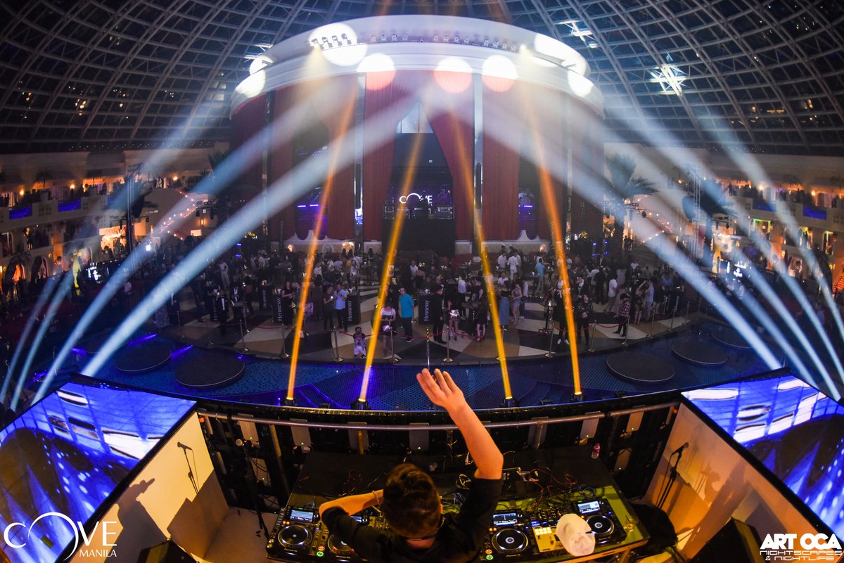 Dec 31, 2019 New Year's Eve

<a href="/DJSolaii/">SOLAII</a> at <a href="/CoveManila/">Cove Manila</a>
 
More at artoca.photos/EDMGallery/201…

#CoveManila #DJSolaii