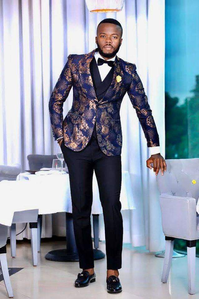 LifeMagazine_CI's tweet photo. [#LOOK_AT] Kerozen Ballon d'Or 🏆 de la sape masculine ivoirienne🇨🇮. On valide #lifefamily 😍😘
#lifemagazineci #kerozen #lookat https://t.co/04vSSrEyTD