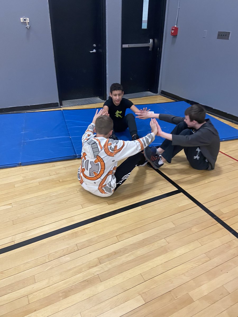 Megan Elizabeth tweet media