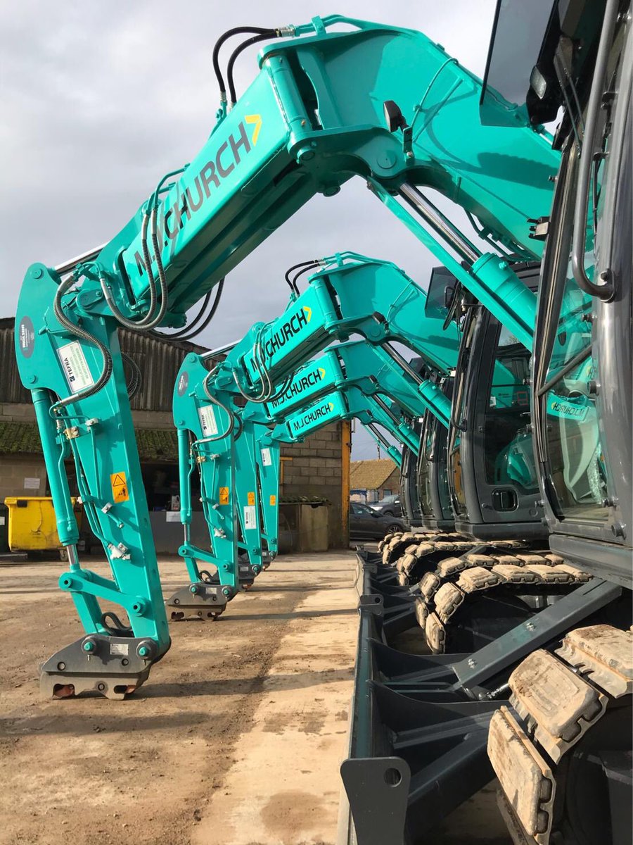 molsoncompact's tweet photo. @MJChurchLtd starting the new decade right with 4 new Kobelco SK75SR-7 Side Drains!
These new -7 machines which offer more hydraulic power & speed, a revised cabin and improved track clearance.
#kobelco #molsongroup #molsoncompact #sidedrain #paralleloffset #excavator #digger https://t.co/z8NtcUkbb2
