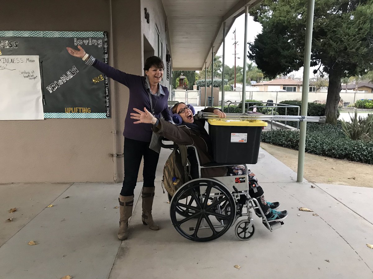 Teamwork makes DreamWork! A broken knee is not going to stand in the way of science PD. Looking forward to a great day of learning with fabulous #SanteeTeachers! #NGSS <a href="/GlanzHeather/">Heather Glanz</a> <a href="/twnklstrr/">SDHowe</a> <a href="/rolf_jennifer/">jennifer rolf</a> <a href="/drsmpierce/">Dr. Stephanie Pierce</a> <a href="/SSDKristin/">Kristin Baranski, Ed.D</a>