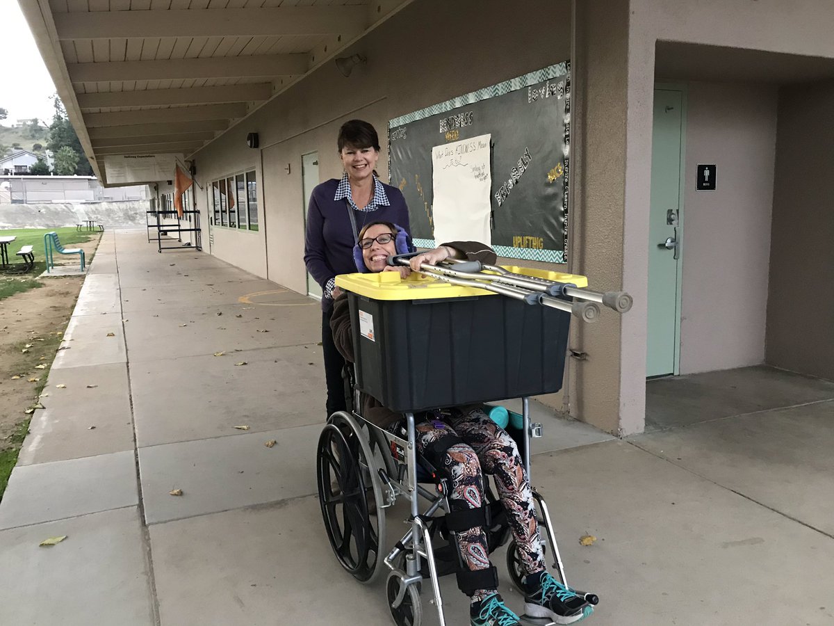 GilleeRyan's tweet photo. Teamwork makes DreamWork! A broken knee is not going to stand in the way of science PD. Looking forward to a great day of learning with fabulous #SanteeTeachers! #NGSS @GlanzHeather @twnklstrr @rolf_jennifer @drsmpierce @SSDKristin https://t.co/cKOKeqp2Ia