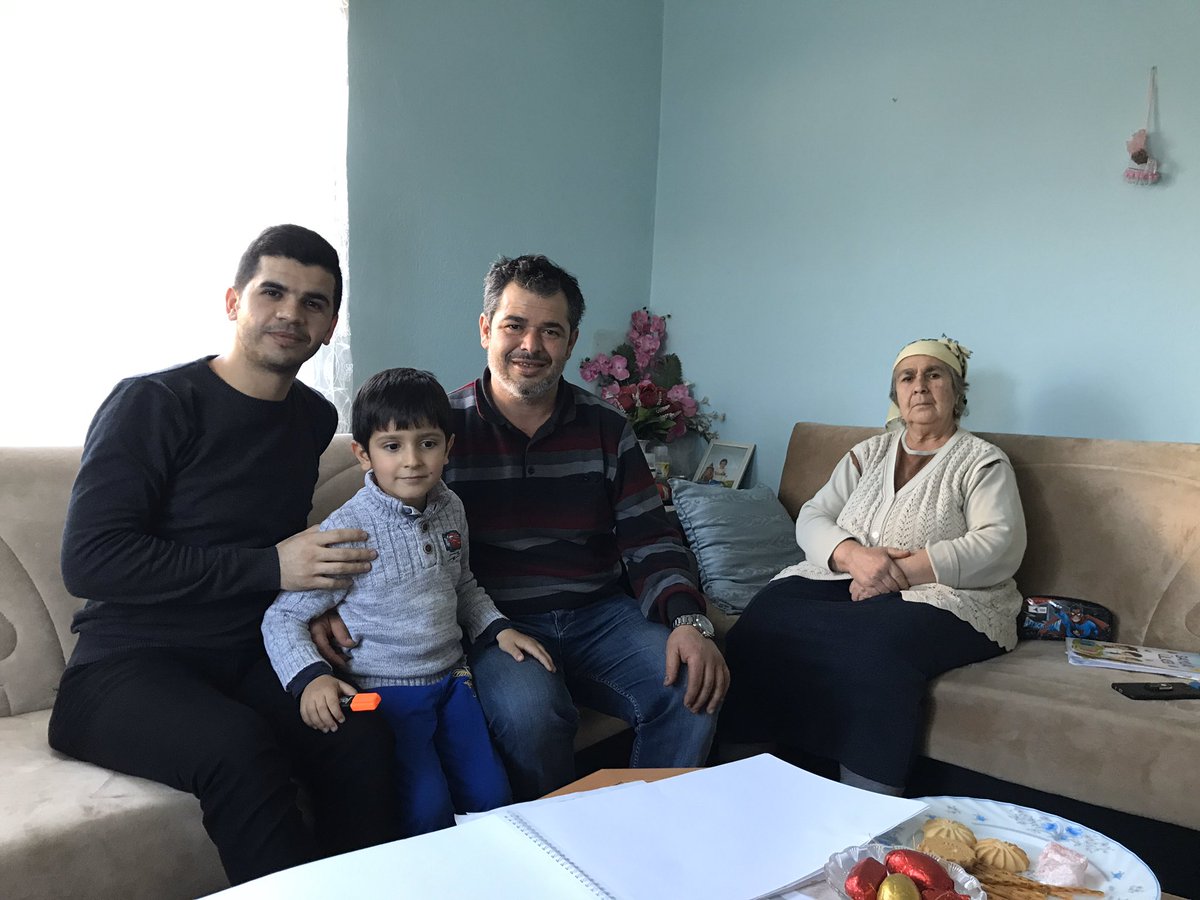 s_kabatli's tweet photo. #ÇayımızıSohbetleKarıştıralım
Yenice İlkokulu öğretmenleri, sıcak sohbetle veli ziyaretlerini gerçekleştirmektedir. @Aydin_MEM @seyfullah0966 @tcmeb @ziyaselcuk @yskosger @safran1958 @okancbn @mebailesi2023 https://t.co/84a8uG5Z8r