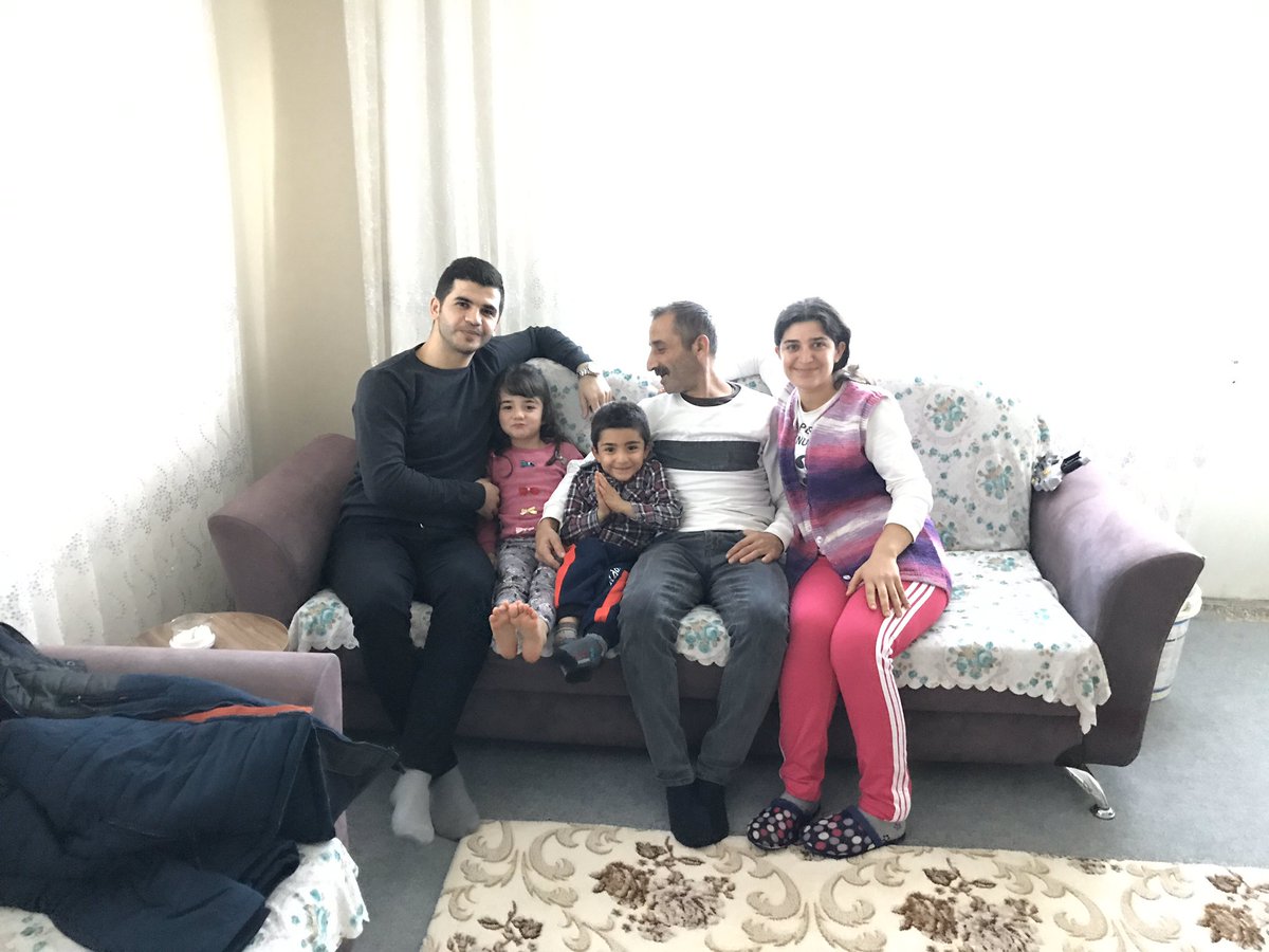 #ÇayımızıSohbetleKarıştıralım
Yenice İlkokulu öğretmenleri, sıcak sohbetle veli ziyaretlerini gerçekleştirmektedir. <a href="/Aydin_MEM/">Aydın İl Millî Eğitim Müdürlüğü</a> <a href="/seyfullah0966/">Seyfullah OKUMUŞ</a> <a href="/tcmeb/">Millî Eğitim Bakanlığı</a> <a href="/ziyaselcuk/">Ziya Selçuk</a> <a href="/yskosger/">Yavuz Selim KÖŞGER</a> <a href="/safran1958/">Mustafa SAFRAN</a> <a href="/okancbn/">Dr. Okan Çoban</a> <a href="/mebailesi2023/">MEB Ailesi</a>