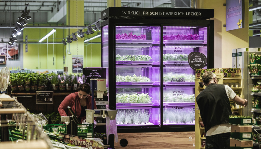 Nanteshype's tweet photo. Concept qui va s'étendre : la cueillette de végétaux frais en magasin. 🌱 En test chez #Metro, #Casino, #Franprix. Un accord d'Infarm chez #intermarché. et probablement des #restaurants comme #GoodBank à #Berlin 🍴 https://t.co/Rdznt37p2X