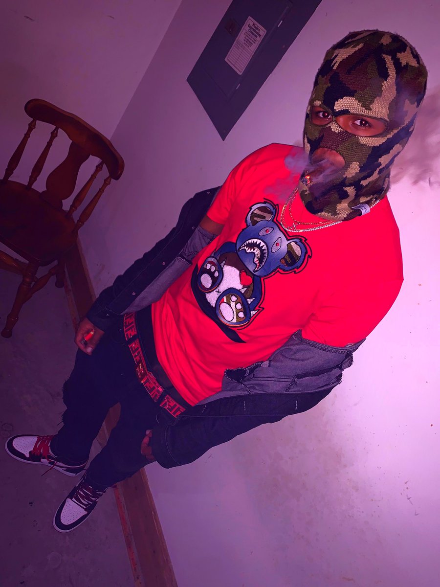 jp3joeii's tweet photo. Bitch imma FA$HION BANDIT🤑🎭 https://t.co/o4F4F6YFlo