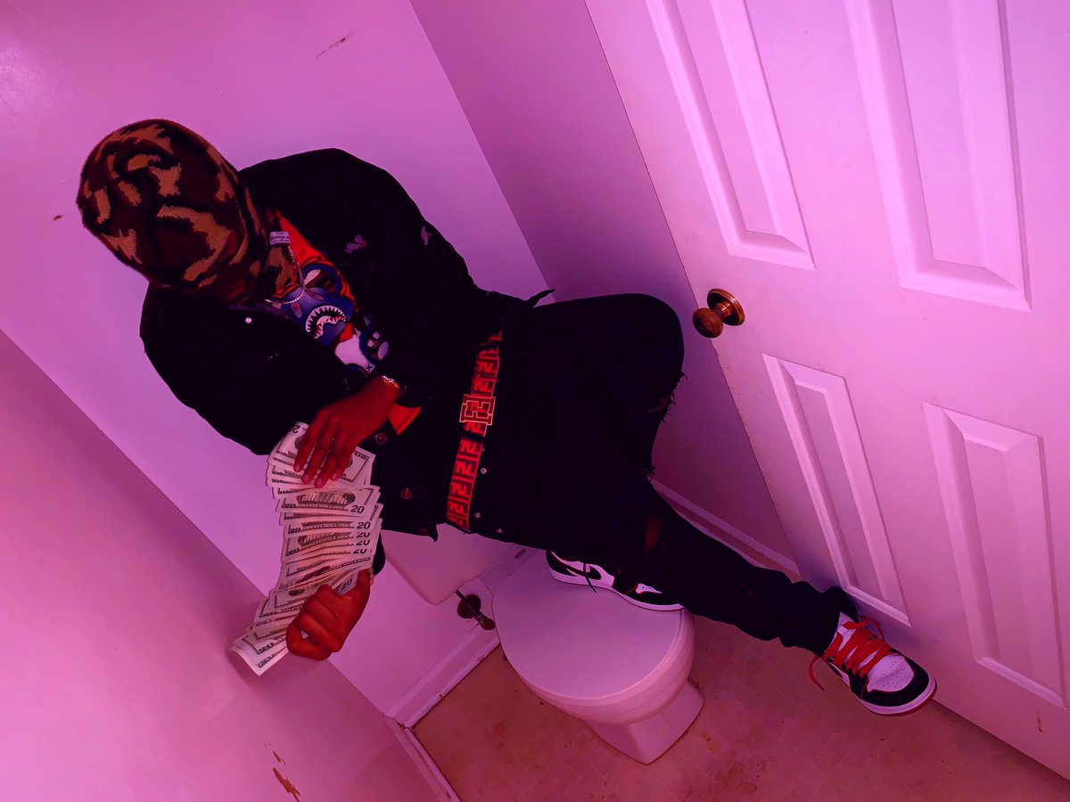 jp3joeii's tweet photo. Bitch imma FA$HION BANDIT🤑🎭 https://t.co/o4F4F6YFlo