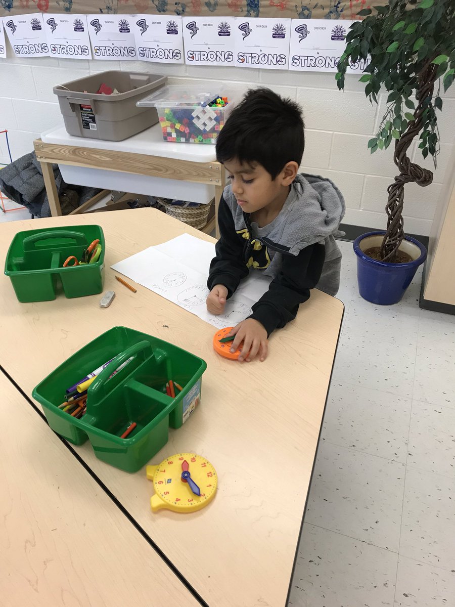 GradeWilliams's tweet photo. We are learning to tell the time and what we do during the day! https://t.co/tkHMTnw2yD