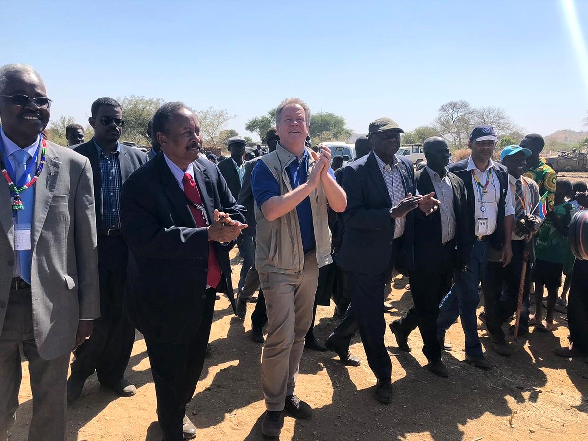 WFP_MENA's tweet image. @WFPChief in #Kauda South Kordofan with Sudanese Prime Minister &amp;amp; officials, who visit the area for the 1st time in 9 years.

The trip follows a recent visit by Beasley to Kauda &amp;amp; Yabus which signalled significant improvement to humanitarian access in these areas.
#Sudan
