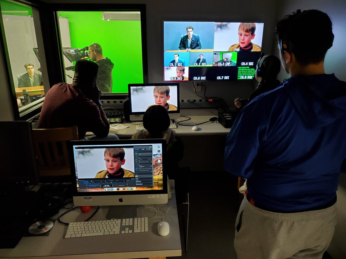 btbocesvideo's tweet photo. Michael Castelli @BinghamtonCSD Directing his studio show with Kalisha Joseph and Josh Roberts @JohnsonCityCSD as Floor Director and Video Playback @BTCareerTechED https://t.co/1VMF9dHYjg
