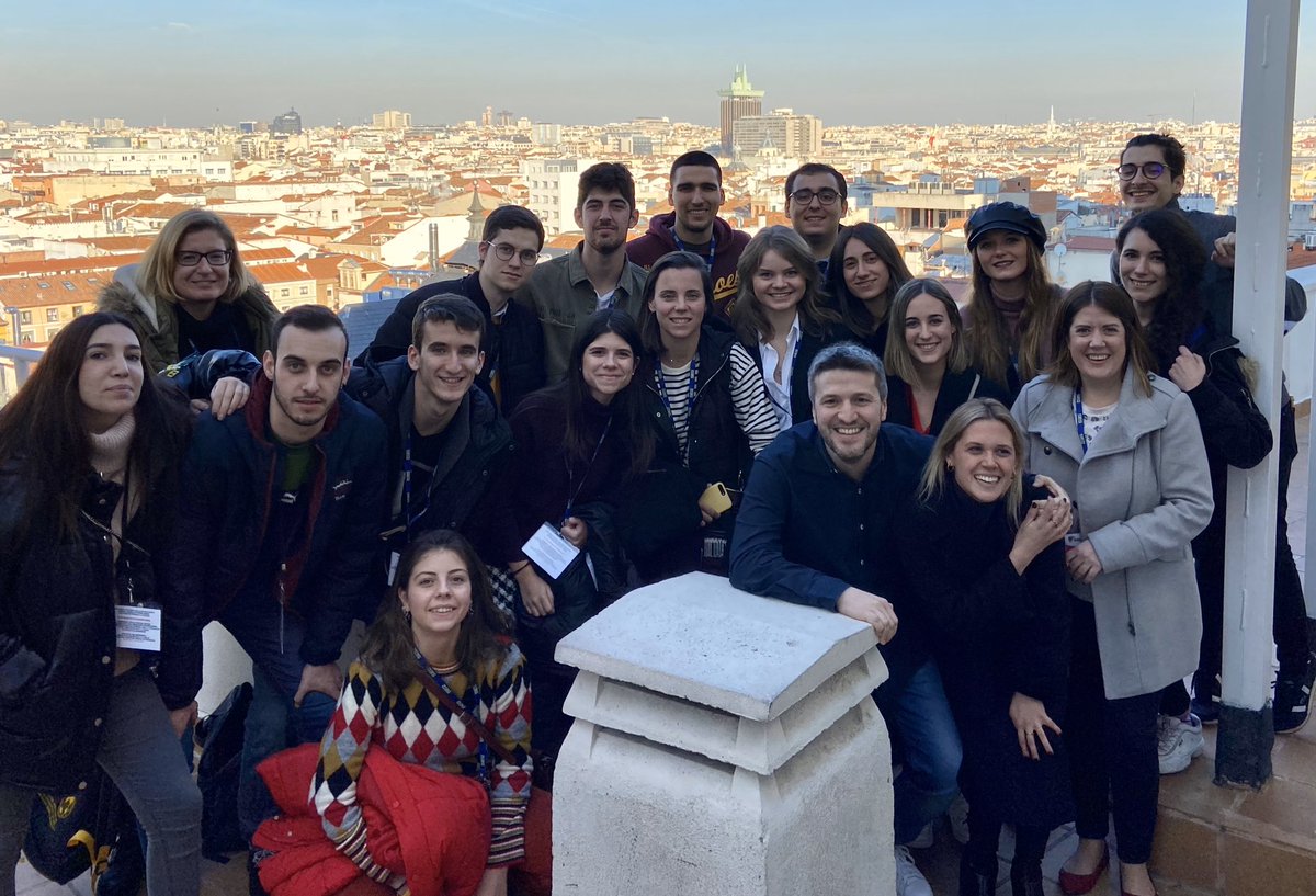 Ha sido un placer hablar un rato de radio y periodismo con los alumnos de  #FcomTour20 durante su visita a <a href="/La_SER/">Cadena SER</a>. ¡Muchísima suerte, chicos!