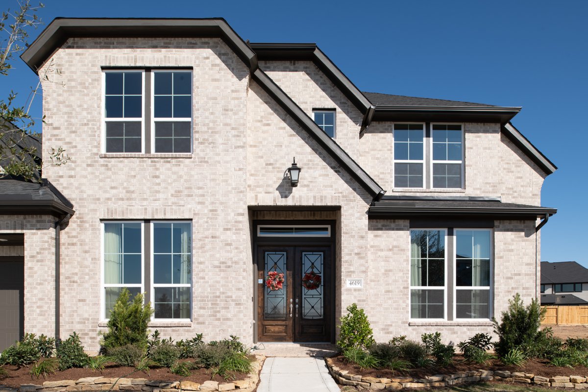 Lighter brick colors are trending right now, but will remain a timeless classic! Come check out one of our latest additions: Stone Bay King Size (with white mortar).🧱
#acmebrick #since1891 #greenbuilding #newconstruction #homebuilding #buildingmaterials #southeastlouisiana