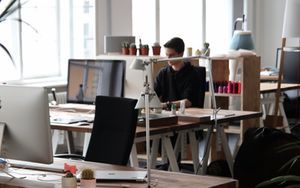 InvestCEE tweet media