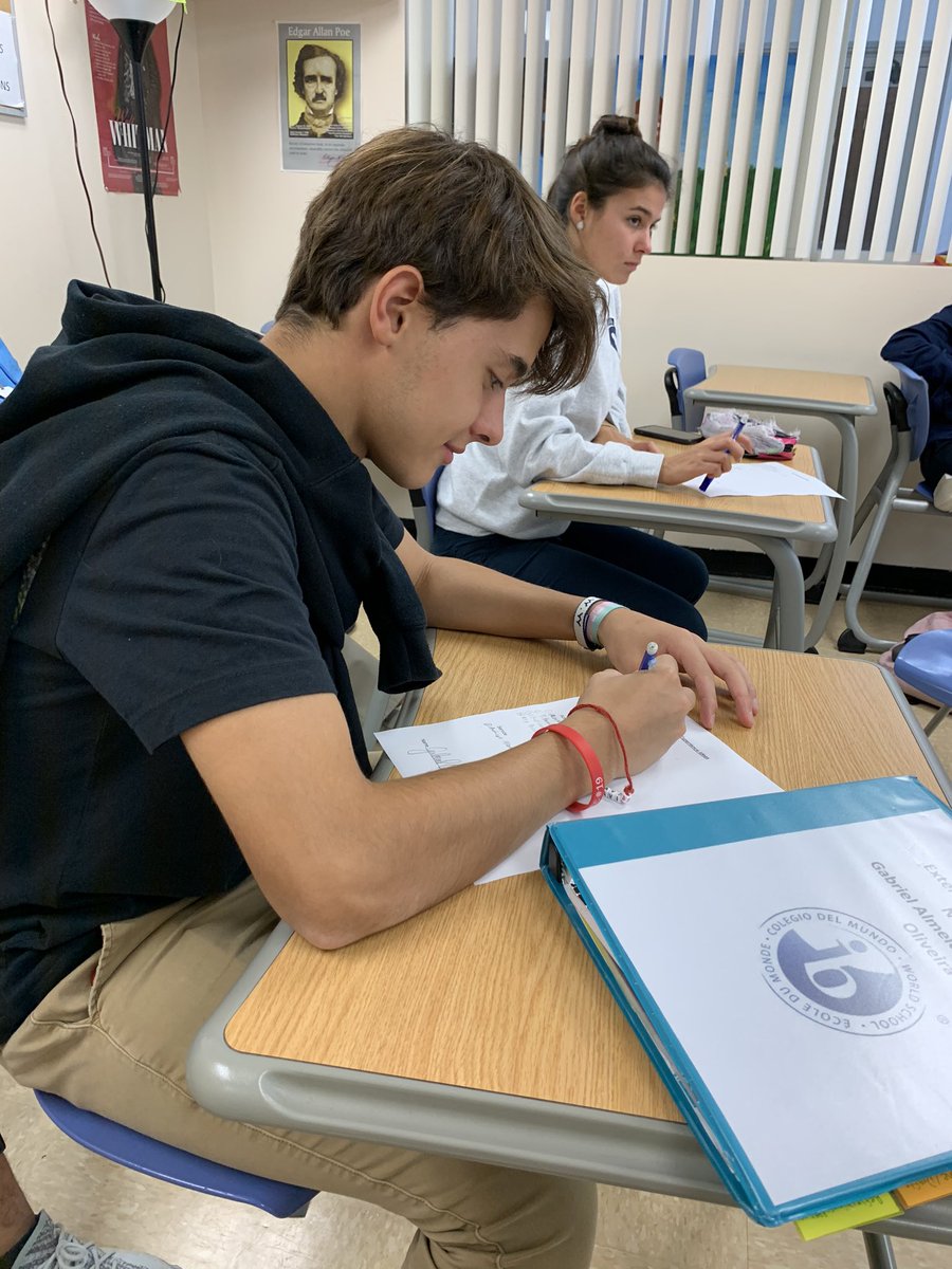 GPrepIB's tweet photo. Gulliver IB students learning about CAS, a core part of the IB Program. #gslearning #GprepIB #Barrett #CASIB https://t.co/xO7Y0IeKFN