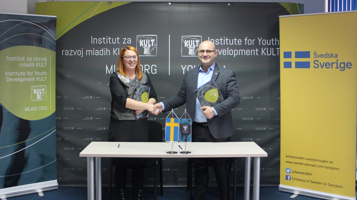 InstitutKULT's tweet photo. Npvi dan, nova podrška inicijativama mladih. Danas smo potpisali ugovor s @vijecemladih i veoma se radujemo zajedničkoj saradnji na uspostavljanju Savjeta za mlade FBiH.
#institutKULT #mladi #vmfbih
https://t.co/OQZZuTg5ah https://t.co/idQh2o5MEW
