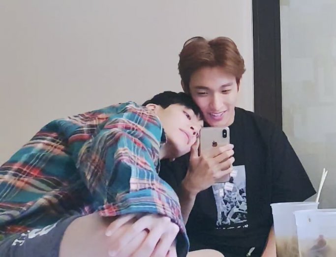 seokminsanpabo's tweet photo. 2020しょっぱなからトップオブマウント滅喰らわせられたのでやはりソクハニを推す以外の選択肢はない https://t.co/T8qvz3O4hE