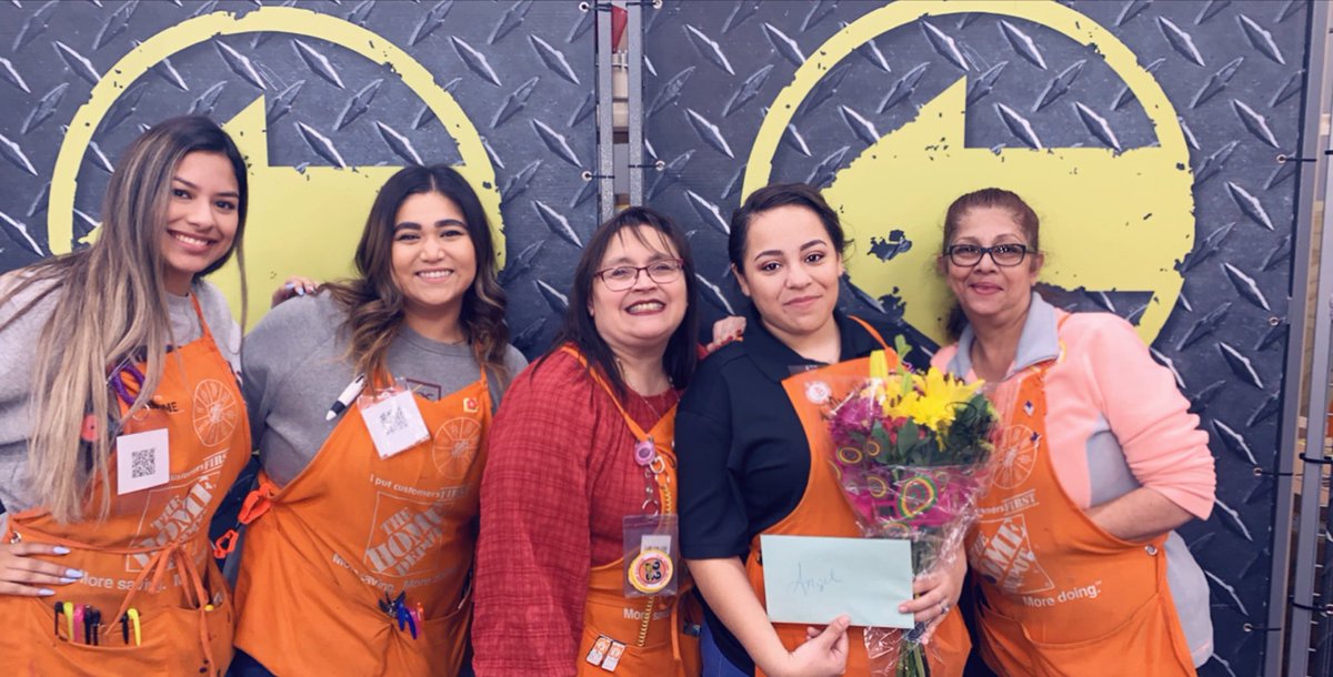 Happy birthday to the number one service desk lead ANGEL! ⁦@muratucur⁩ ⁦<a href="/LewisHom/">Jimmy Lewis</a>⁩  ⁦<a href="/stephen16579691/">Stephen Lewis</a>⁩ ⁦<a href="/JmHD0507/">Jorge M</a>⁩