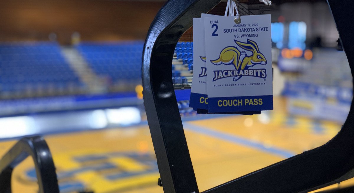GoJacksWrestle's tweet photo. ⚠️⚠️ RT for a chance to upgrade your tickets for Sunday to the COUCH (4 available)! You’ll have the comfiest seat with the BEST view! Winner is selected on 1/11. 

vs. Wyoming
🗓 Sunday, 1/12
⏰ 1 PM
📍 Frost Arena

🎟 | https://t.co/3Fc3d5WFGJ or 605-688-5422 https://t.co/p6ZgCeuCjf