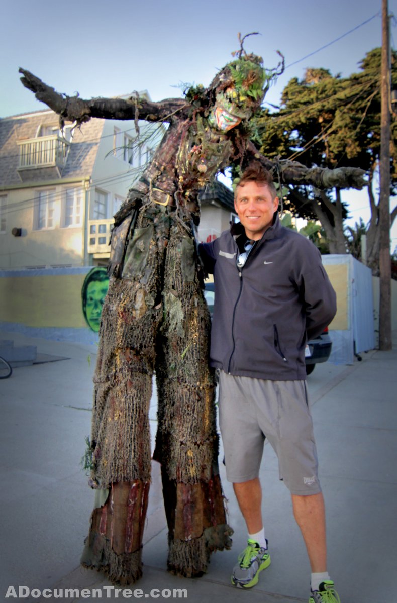 mangelomedia's tweet image. Happy Throwback Thursday! This is the moment I asked @Treemanity if I could make a documentary about him, he said yes. Reflecting today on how the choices we make affect our lives and those around us. #treeman @adocumentree #adocumentree #mangelomedia #throwbackthursday
